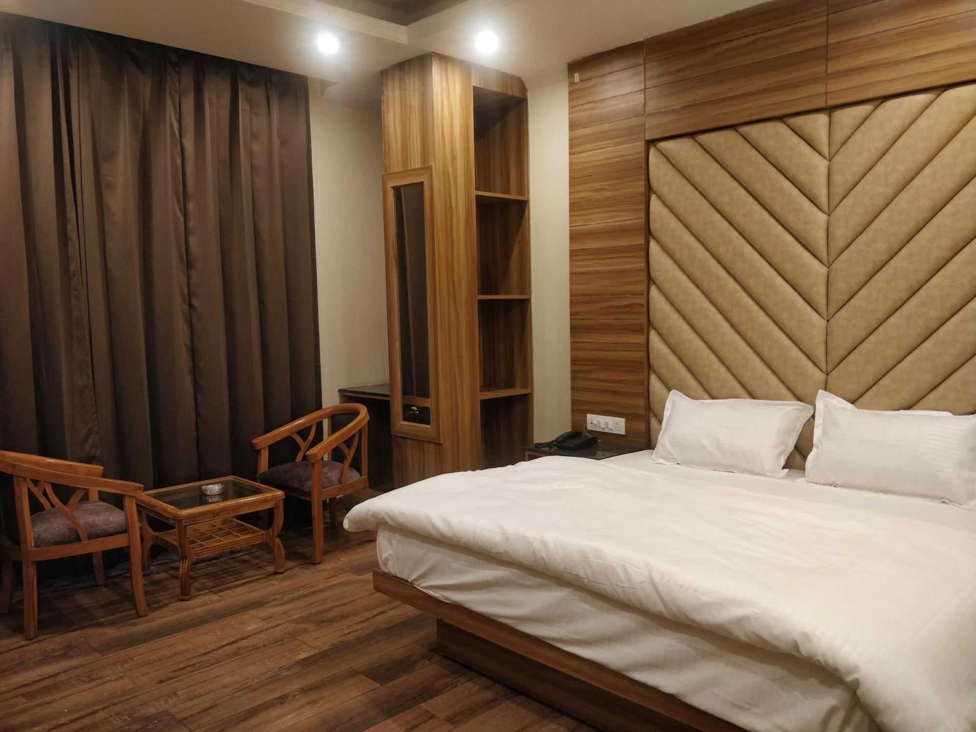 Pinnacle Vesta Homestay 穆索里 外观 照片