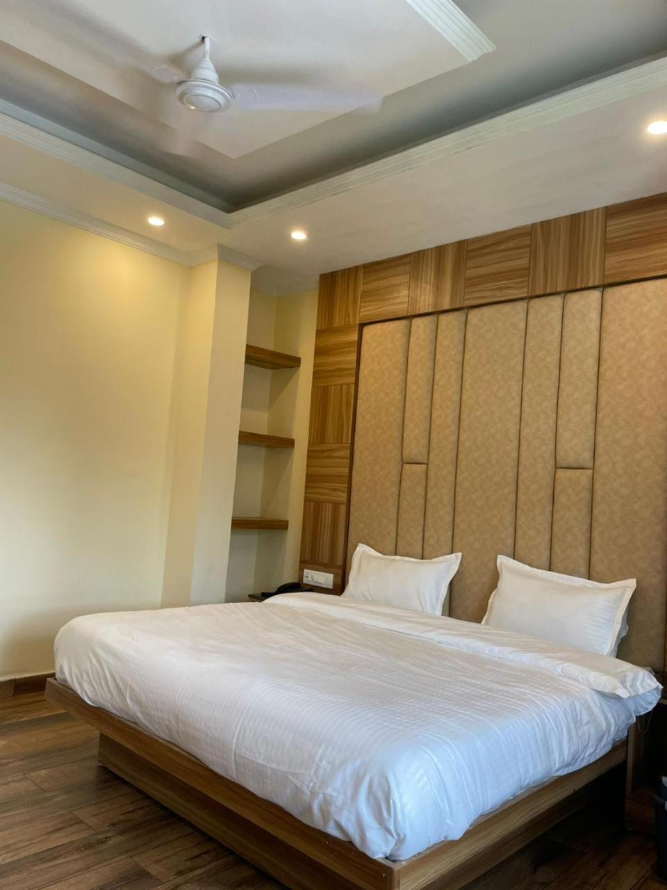 Pinnacle Vesta Homestay 穆索里 外观 照片