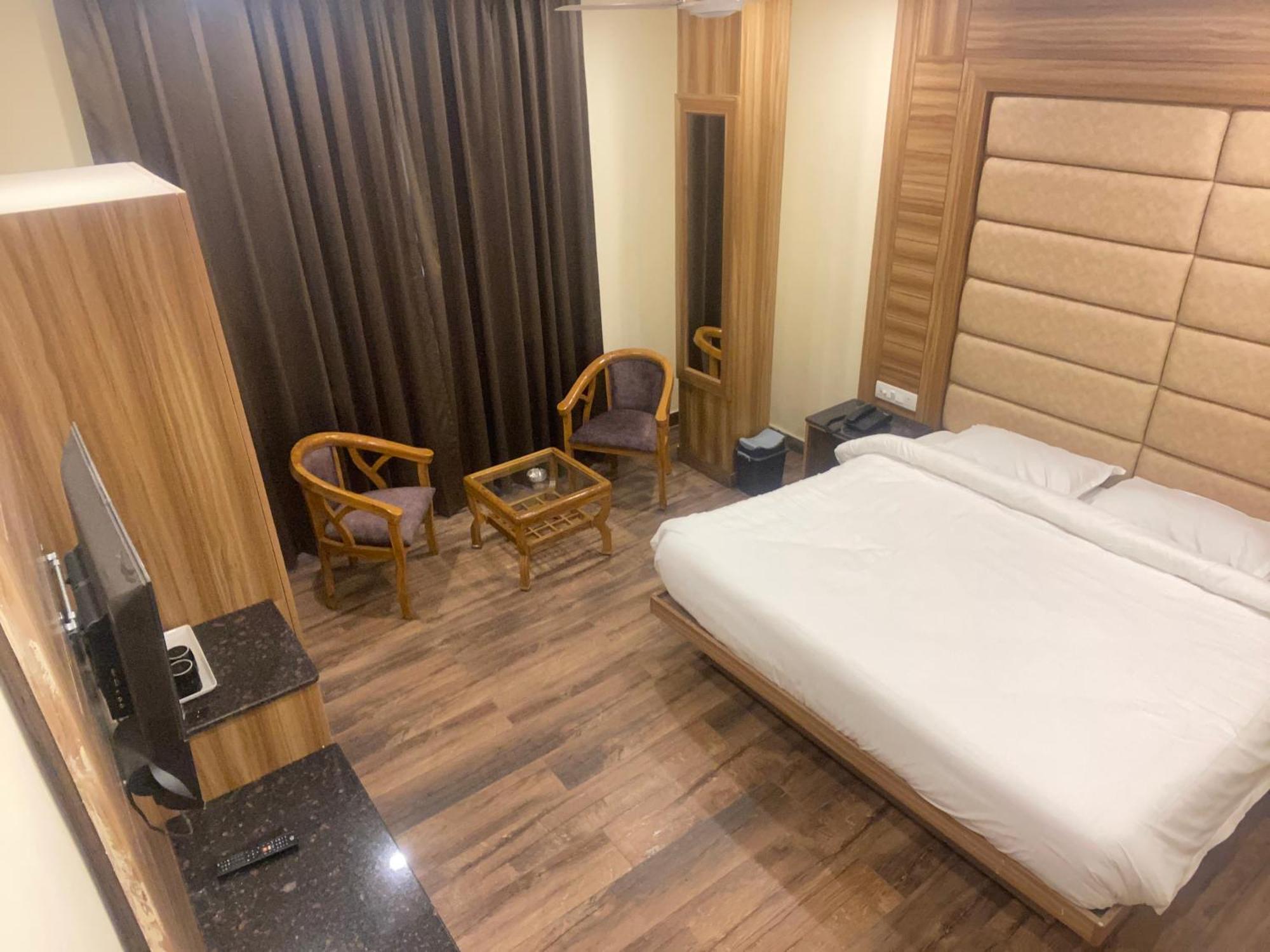 Pinnacle Vesta Homestay 穆索里 外观 照片
